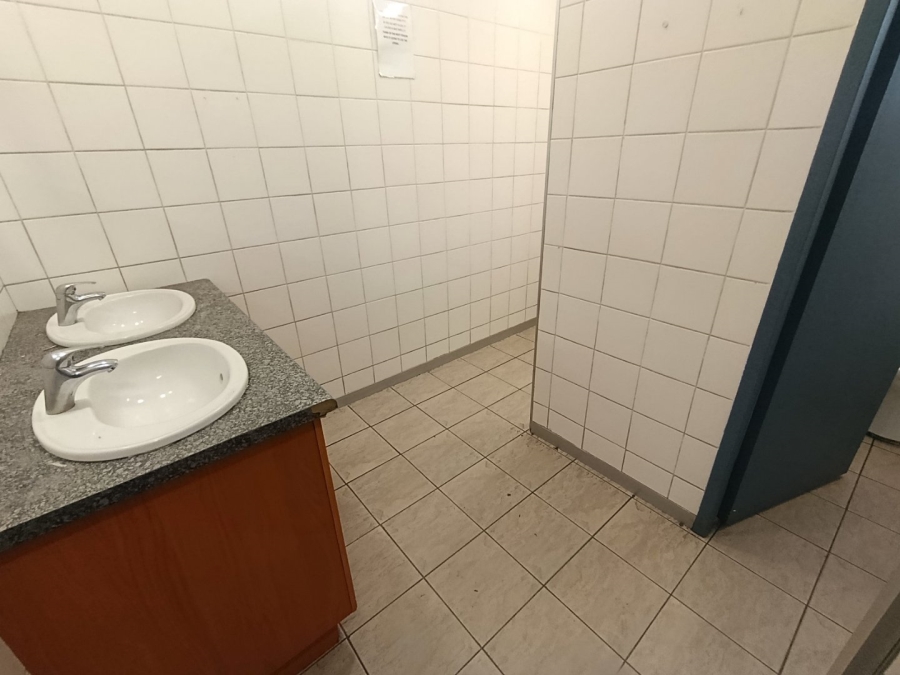 To Let commercial Property for Rent in Oos Einde Free State
